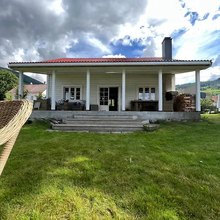 Charming House By The Fjord Ferienhaus *