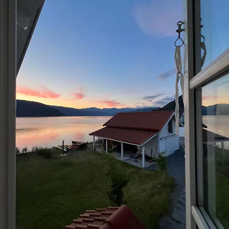 Ferienhaus Charming House By The Fjord Stryn